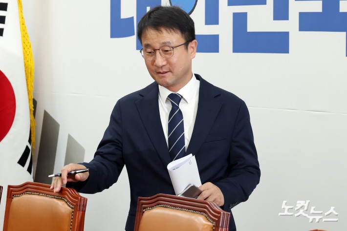 정책조정회의 참석하는 한병도 원내대표