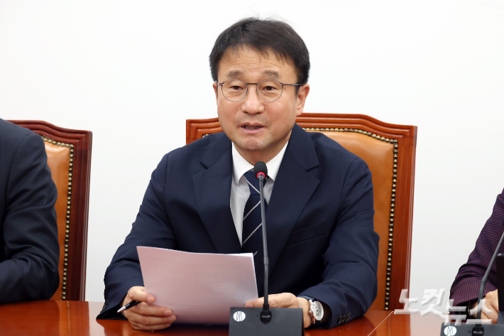 더불어민주당 한병도 원내대표가 7일 서울 여의도 국회에서 열린 정책조정회의에서 발언을 하고 있다. 윤창원 기자