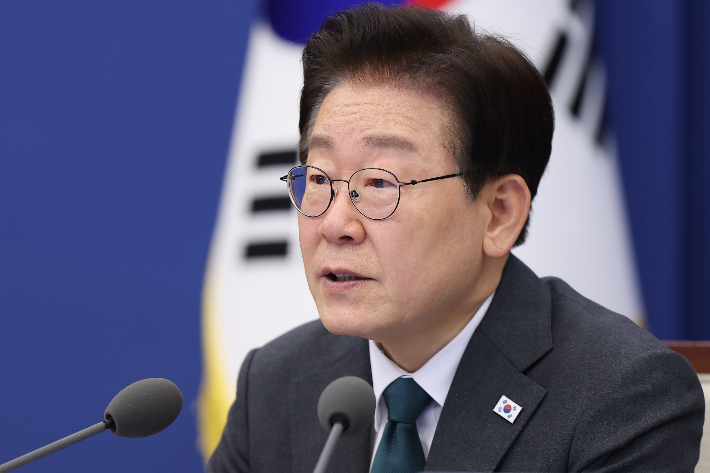 이재명 대통령이 7일 청와대 여민관에서 열린 수석보좌관회의에서 발언하고 있다. 연합뉴스