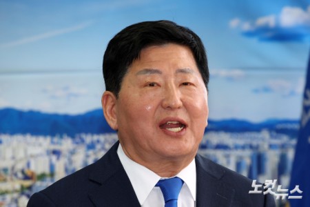 발언하는 조재희 송파구청장 후보