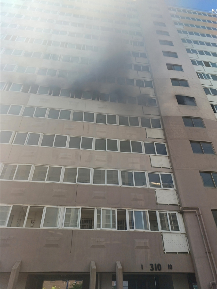 여수 아파트 화재. 전남소방본부 제공 