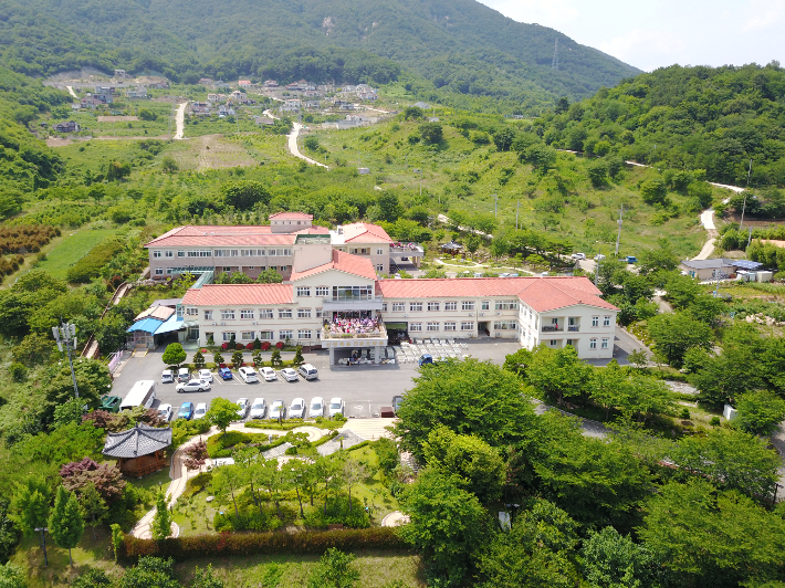 산청복음전문요양원과 산청복음실버타운의 전경.  산청복음전문요양원 제공