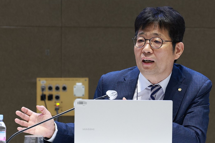유상대 한국은행 부총재. 한국은행 제공