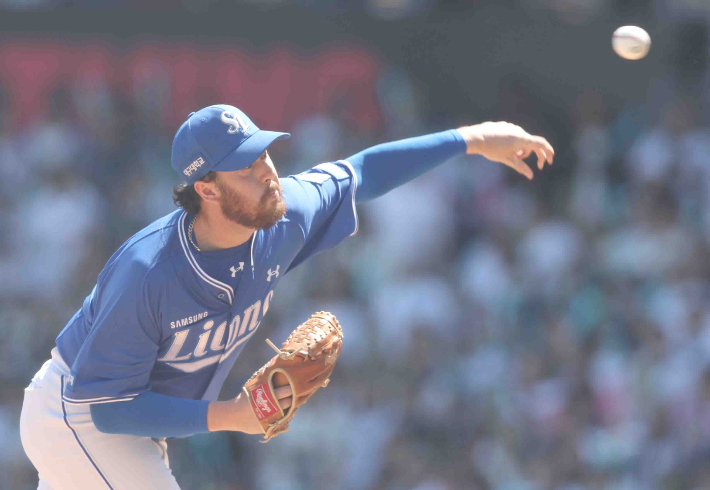 10일 경남 창원 NC 파크에서 열린 2026 KBO 프로야구 삼성 라이온즈와 NC 다이노스의 경기. 삼성 선발 잭 오러클린이 역투하고 있다. 연합뉴스 