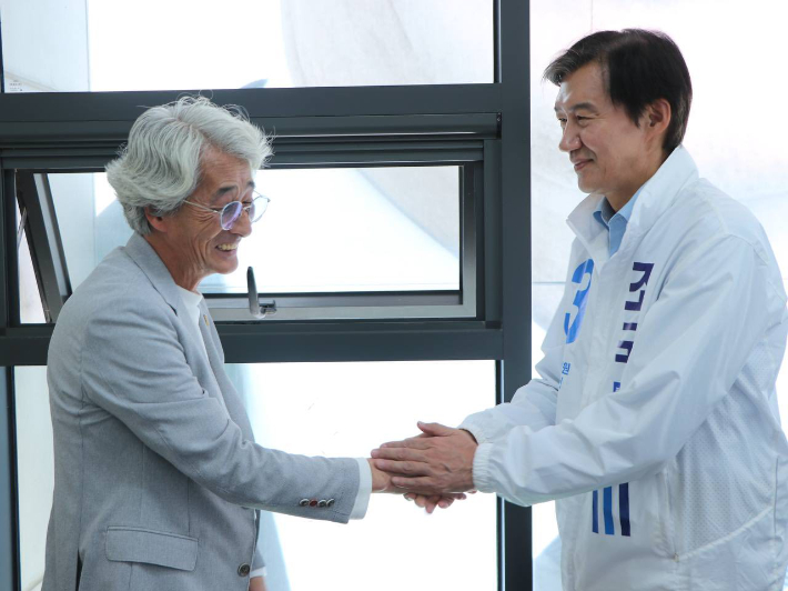 조국혁신당 조국 후보 측이 세월호 유가족인 고(故) 문지성양의 아버지 문종택씨와 만나고 있다. 조 후보 SNS 캡처