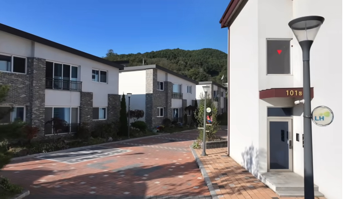 함양 유림초 임대주택. 경남도청 제공 