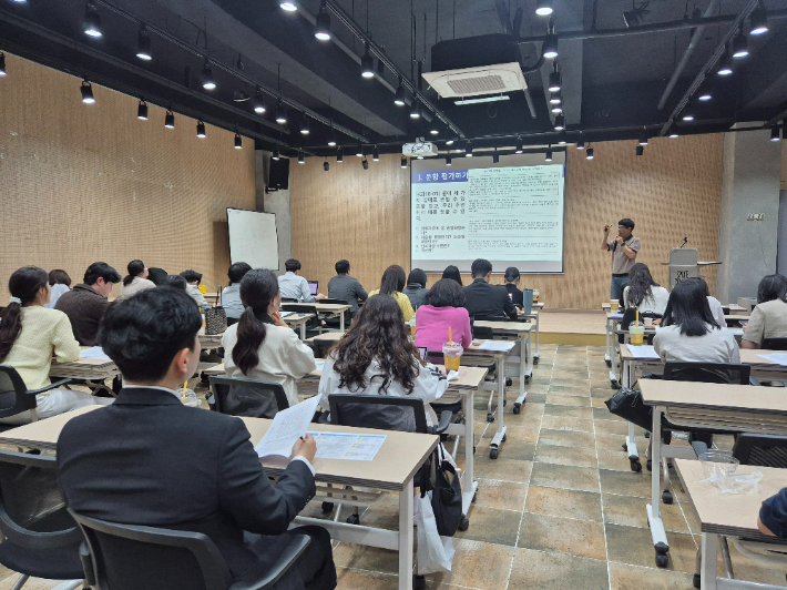 서부권 연구회에서 발표하고 있다. 전남교육청 제공