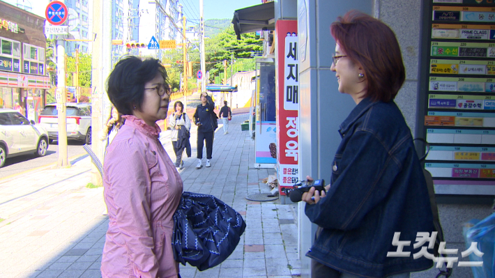 박민식 후보를 지지한다고 밝힌 70대 김모씨는 '야권 단일화'가 이뤄지려면 한동훈 후보가 출마를 포기해야 한다고 했다. 반면, 한 후보 지지자들은 '박 후보가 의원 시절 북구를 위해 한 일이 크게 없다'고 주장했다. 부산=남성경 기자