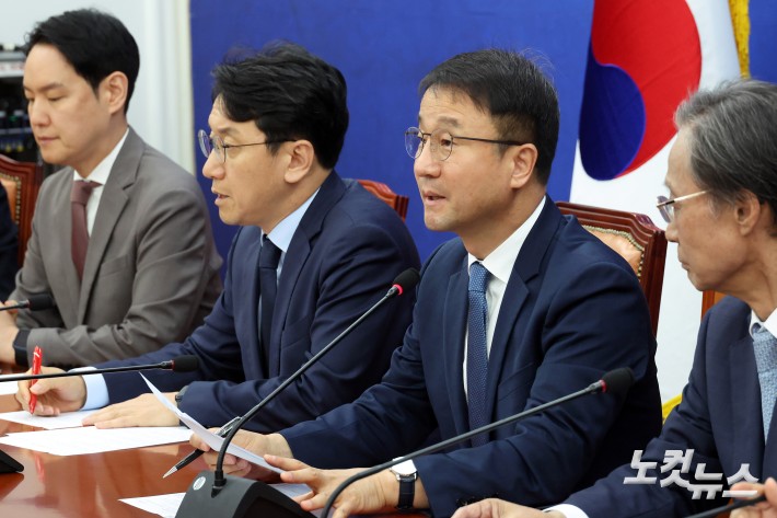 정책조정회의 주재하는 한병도 원내대표