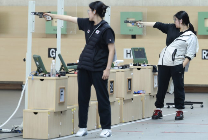 2024년 전국체전에 출전한 오예진(사진 오른쪽)과 양지인의 경기 장면. 연합뉴스