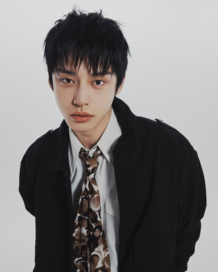 제로베이스원 김지웅. 제로베이스원 공식 트위터