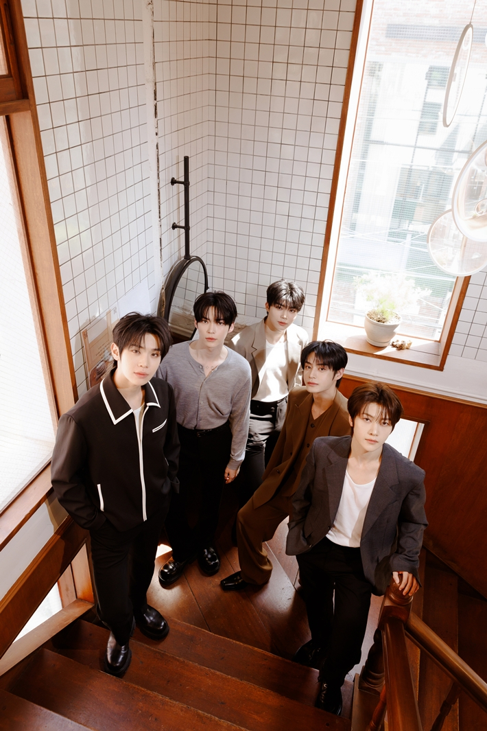 그룹 제로베이스원. 웨이크원 제공