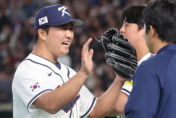 고우석(왼쪽). 연합뉴스
