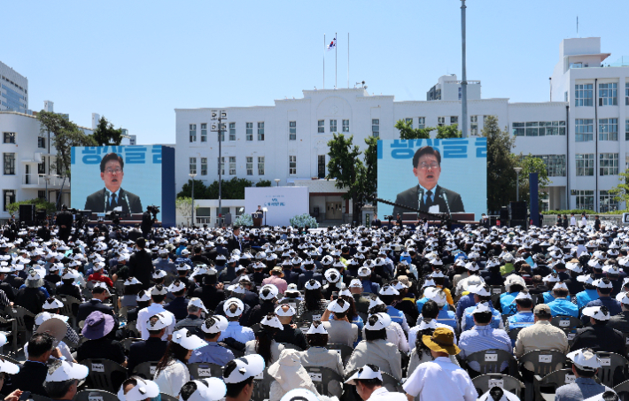 18일 광주 동구 5·18민주광장에서 제46주년 5·18민주화운동 기념식이 열리고 있다. 연합뉴스