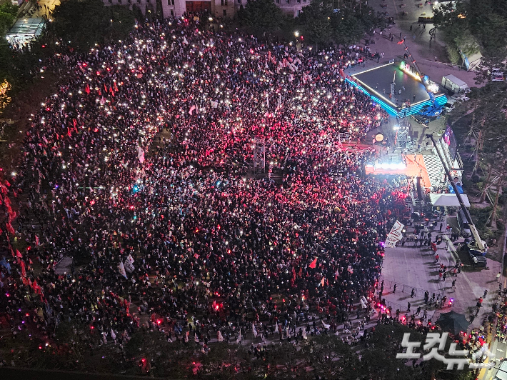 유세 사진. 위 사진과 기사는 상관없습니다. 윤창원 기자