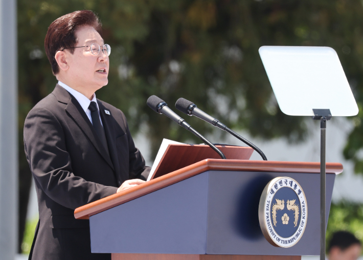 이재명 대통령이 18일 광주 5·18 민주광장에서 열린 제46주년 5·18 민주화운동 기념식에서 기념사를 하고 있다. 연합뉴스