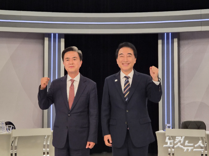 KBS대전 초청 충남지사 후보 토론회에 참석한 김태흠 국민의힘 후보(왼쪽)와 박수현 더불어민주당 후보. 김정남 기자
