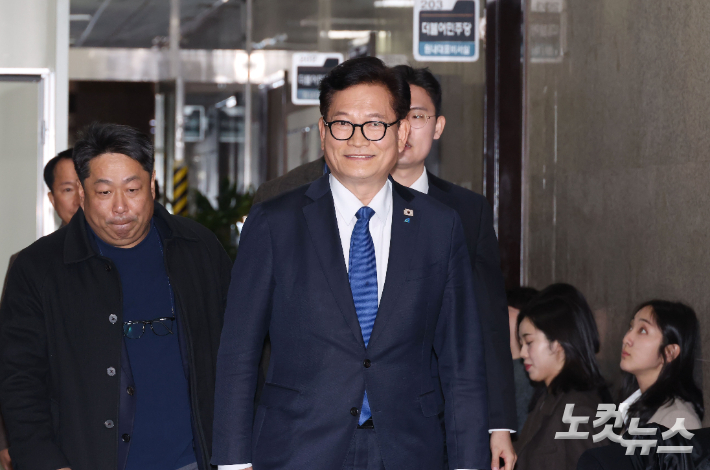 황진환 기자