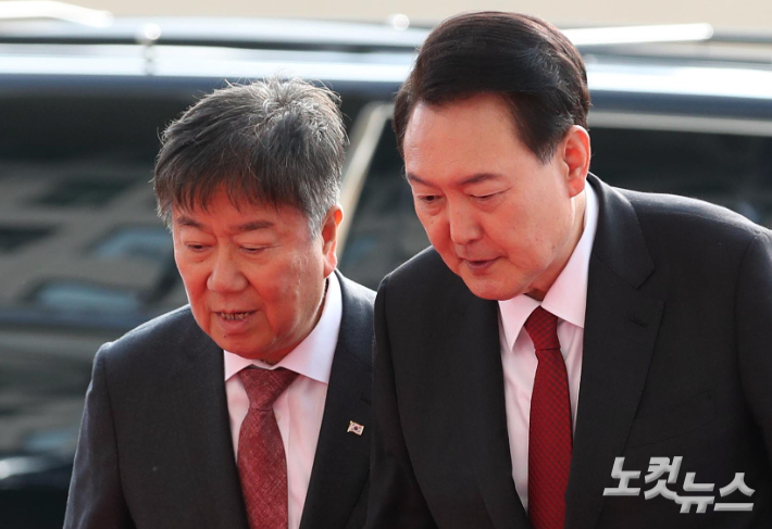 윤석열 전 대통령과 김대기 대통령 비서실장. 윤창원 기자