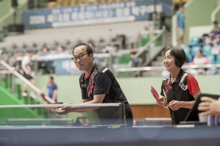 경남 18개 시·군 20개 기독교연합회 초청 '2026 제16회 목회자(사모)·장로 탁구대회' 경기 장면.  경남탁구미션연합회 제공