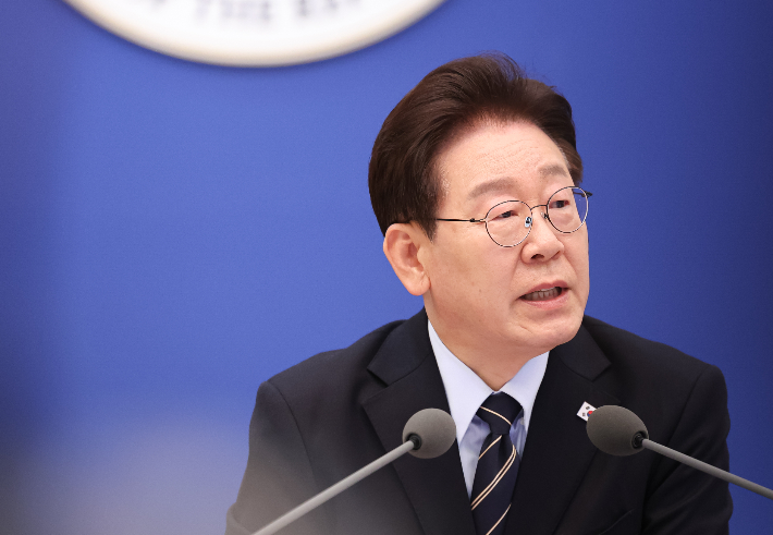 이재명 대통령이 20일 청와대에서 열린 국무회의 겸 비상경제점검회의에서 발언하고 있다. 연합뉴스