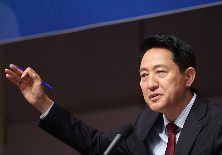 국민의힘 오세훈 서울시장 후보가 20일 서울 중구 프레스센터에서 열린 관훈토론회에서 발언하고 있다. 연합뉴스