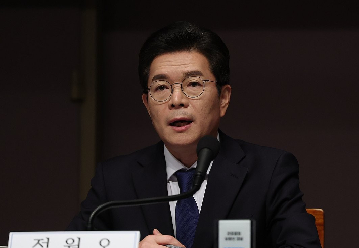 더불어민주당 정원오 서울시장 후보가 20일 서울 중구 한국프레스센터에서 열린 관훈토론회에서 패널들의 질문에 답하고 있다. 연합뉴스