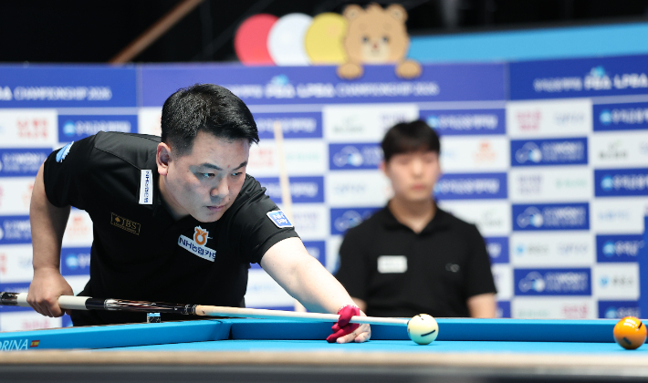 PBA 최초 2년 연속 대상을 받았던 NH농협카드 조재호. PBA 