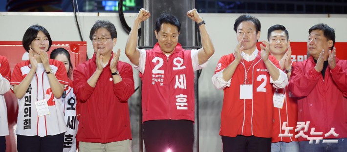 청계광장에서 출정식 갖는 오세훈 후보