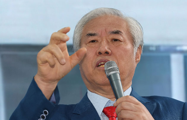 사랑제일교회 전광훈 목사가 11일 서울 성북구 사랑제일교회에서 열린 기자회견에서 발언하고 있다. 연합뉴스