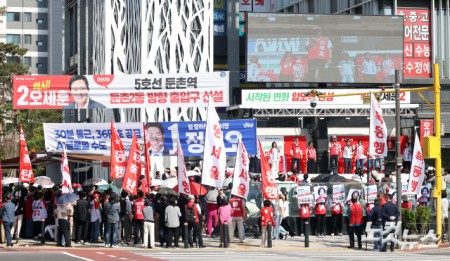 둔촌동 유세 나선 오세훈 후보