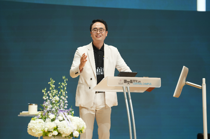 안호성 목사가 말씀을 전하고 있다. 물맷돌중앙교회 제공