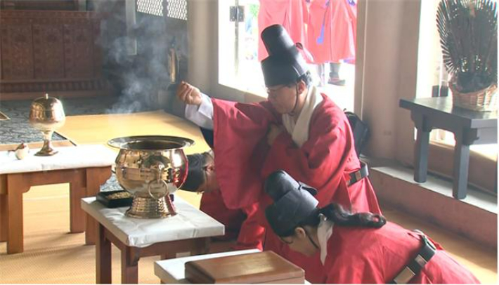 지난해 임진왜란 발발 433주년을 맞아 시행된 충렬사 제향 봉행 모습. 부산시 제공