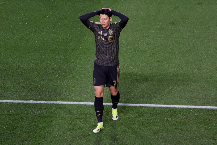 아쉬워하는 손흥민. 연합뉴스