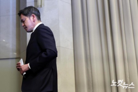 연단 떠나는 정용진 회장
