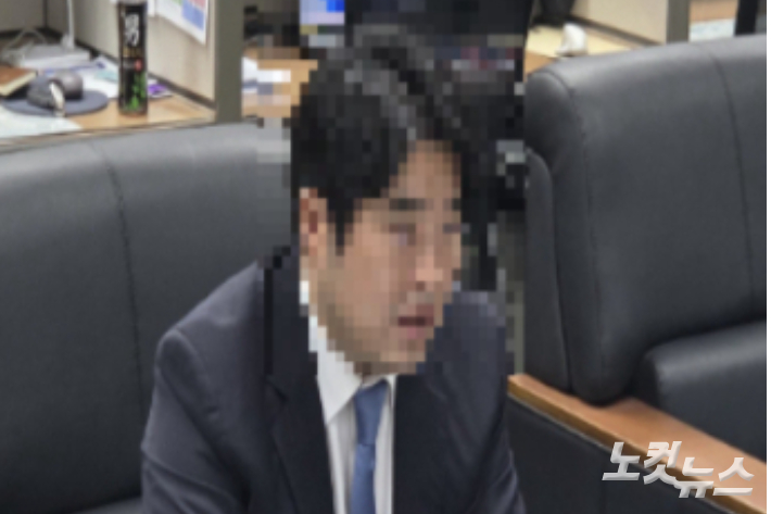 군산·김제·부안을 국회의원 보궐선거에 출마한 민주당 박지원 후보의 해외 성매매 의혹을 제기한 A씨. 최명국 기자