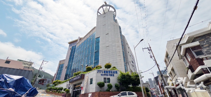설립 130주년을 맞은 제일영도교회 외경. 이강현 기자