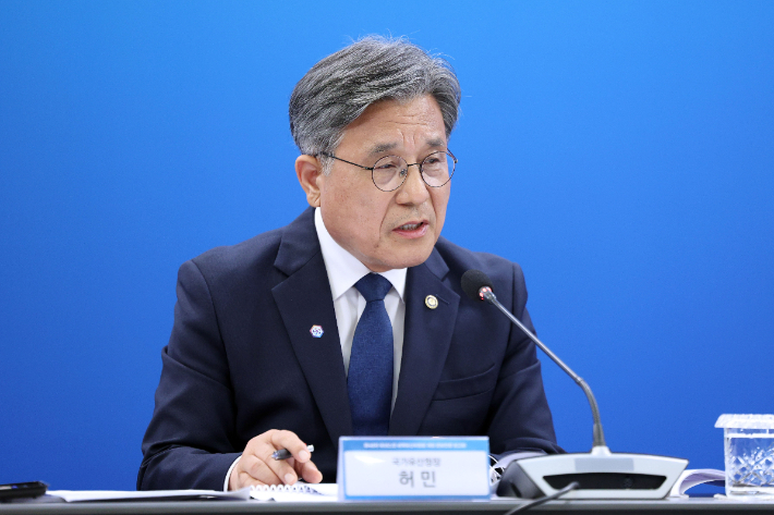 허민 국가유산청장이 27일 부산 해운대구에서 열린 이재명 대통령 주재 제48차 유네스코 세계유산위원회 개최 준비 현황 보고회에서 발언하고 있다. 연합뉴스