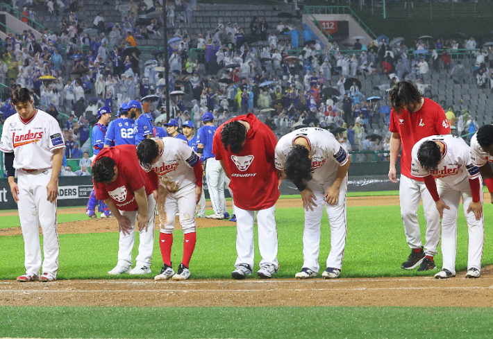SSG '8연패', 신세계 인수 이후 최다 연패. 연합뉴스