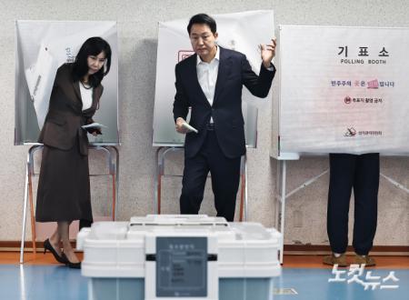 사전투표하는 오세훈 서울시장 후보
