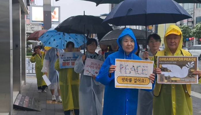 강명구 평화마라토너는 평화의 메시지를 나누기 위해 제주에서부터 경기도 연천까지 600km 대장정을 진행하고 있다. 국경선평화학교 제공