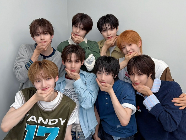 CBS노컷뉴스는 지난 26일 서울 강남구 피나클엔터테인먼트에서 '데뷔 20일 차' 신인 보이그룹 유어즈를 만났다. 유어즈 공식 트위터