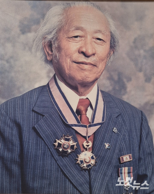 영광학원 대구대 창업자 이영식 목사. 영광교회 내 전시관 촬영. 이재기 기자  