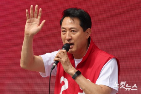 출근길 지지 호소하는 오세훈