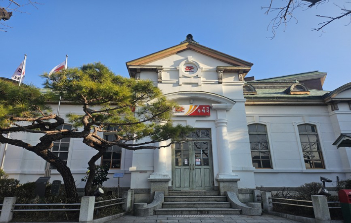옛 진해우체국. 경남도청 제공 