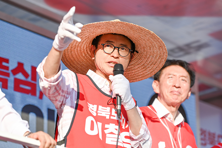 국민의힘 이철우 경북도지사 후보가 경주에서 합동유세를 벌이고 있다. 이철우 후보 캠프 제공