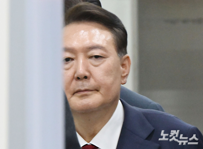 윤석열 전 대통령이 서울구치소로 이동하고 있다. 사진공동취재단