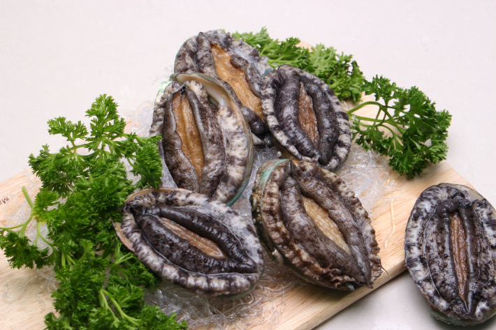 전복 산지거점유통센터(FPC)-전복. 전라남도 제공