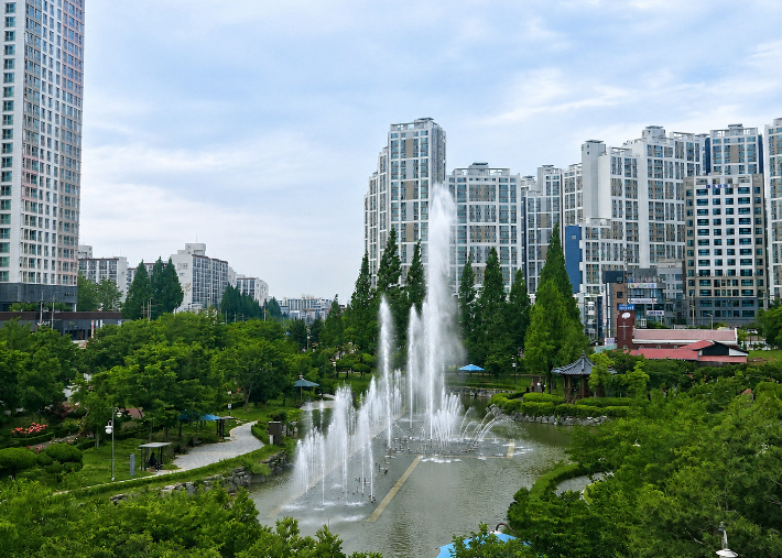 익산시 중앙체육공원 내 분수. 익산시 제공