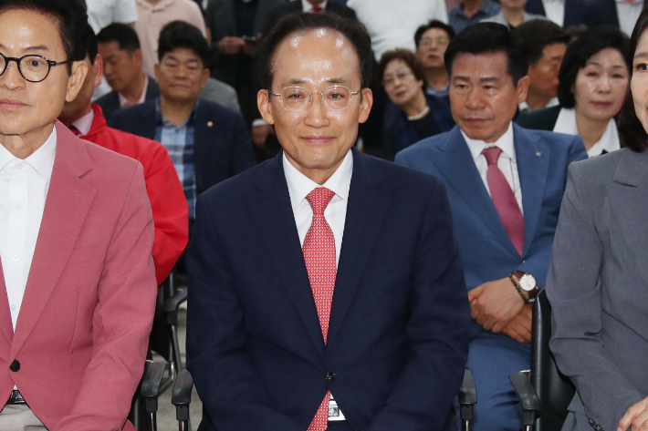 옅은 미소 짓는 추경호 후보. 연합뉴스